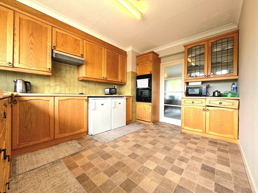 Property photo 1 of 11 4