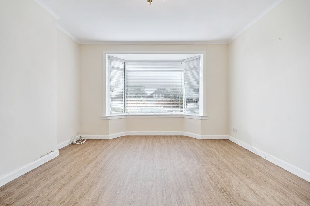 Property photo 2 of 26