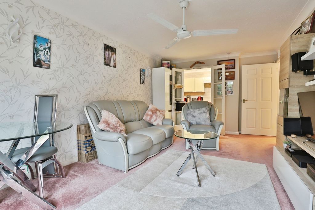 Property photo 3 of 15 Pbox-Img.Jpg