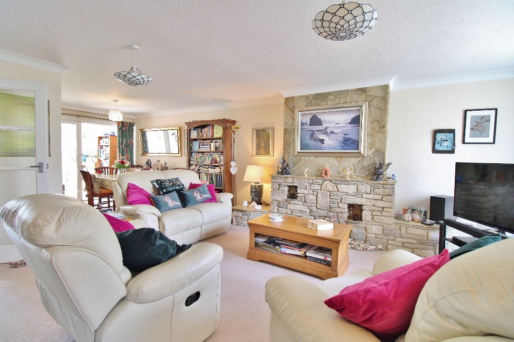 Property photo 3 of 27