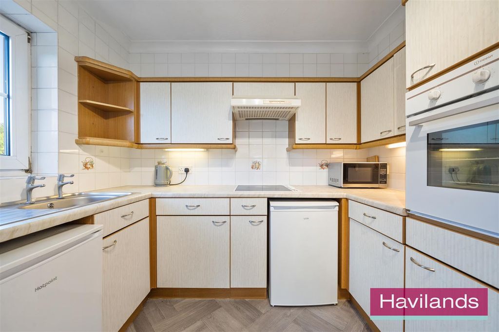 Property photo 3 of 12 Woodmere Court-8.Jpg