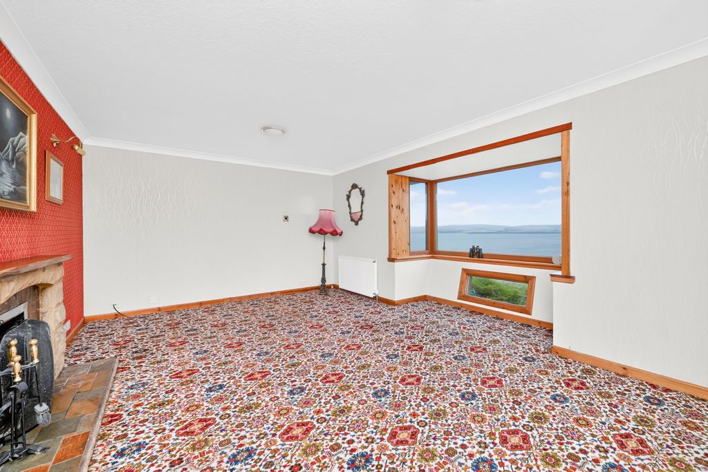 Property photo 3 of 35