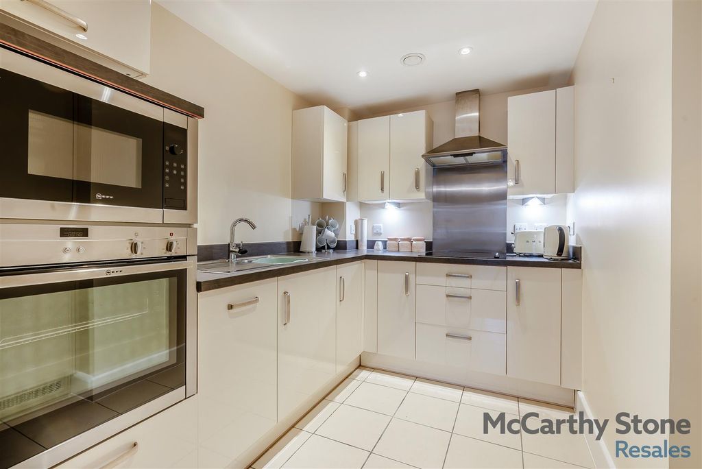 Property photo 3 of 23 8630798-Interior02.Jpg