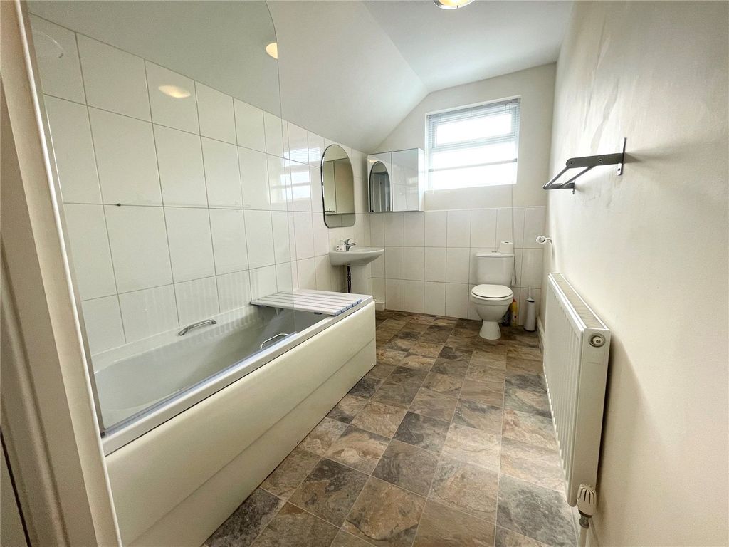 Property photo 3 of 12 Picture No. 04