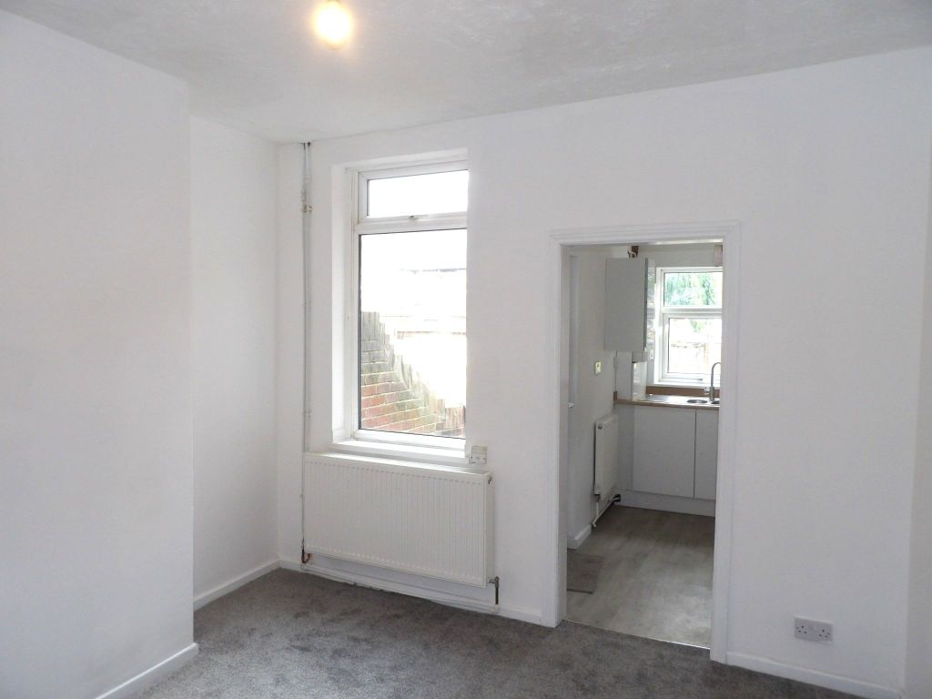 Property photo 3 of 8 Photograph 3