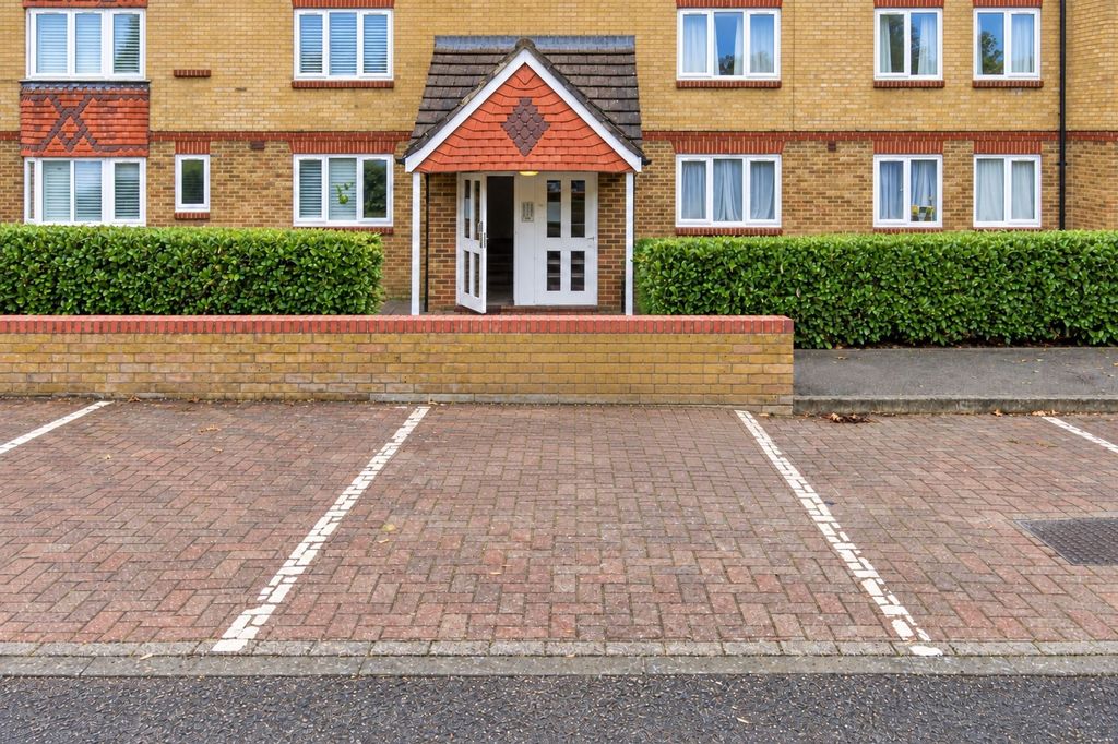 Property photo 3 of 12