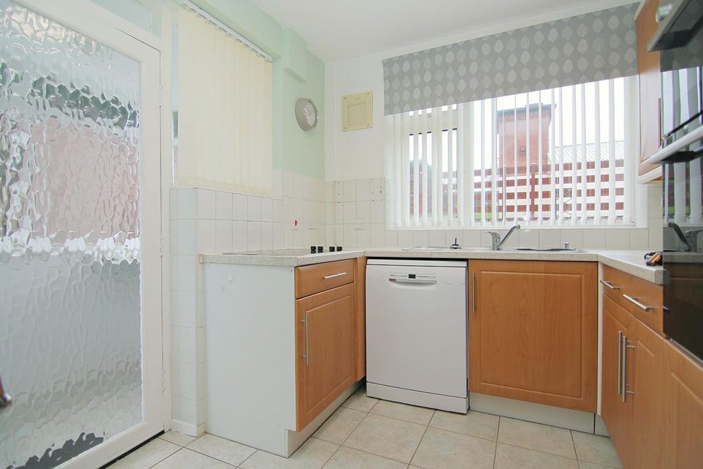 Property photo 3 of 20 Kitchen