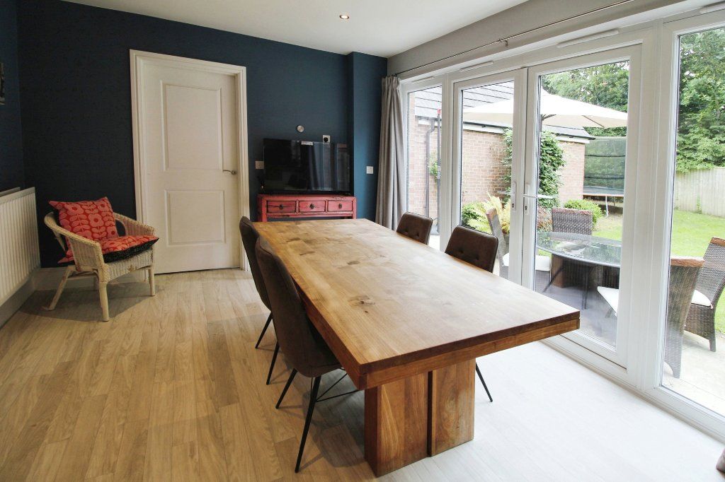 Property photo 3 of 21 Dining Area