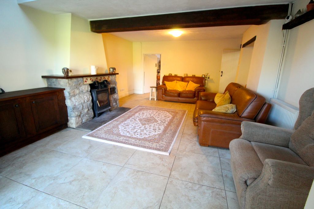 Property photo 2 of 19 Living Room