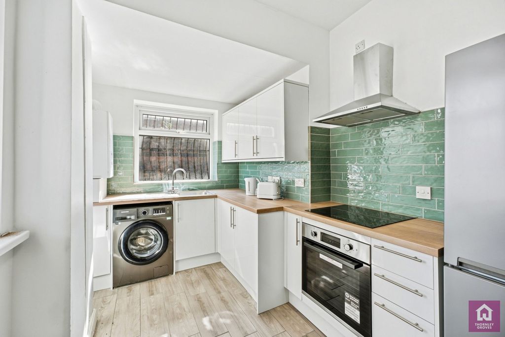 Property photo 3 of 17 Pbox-Img.Jpg