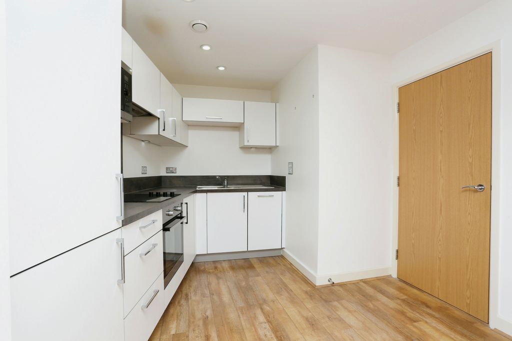 Property photo 3 of 15 Kitchen