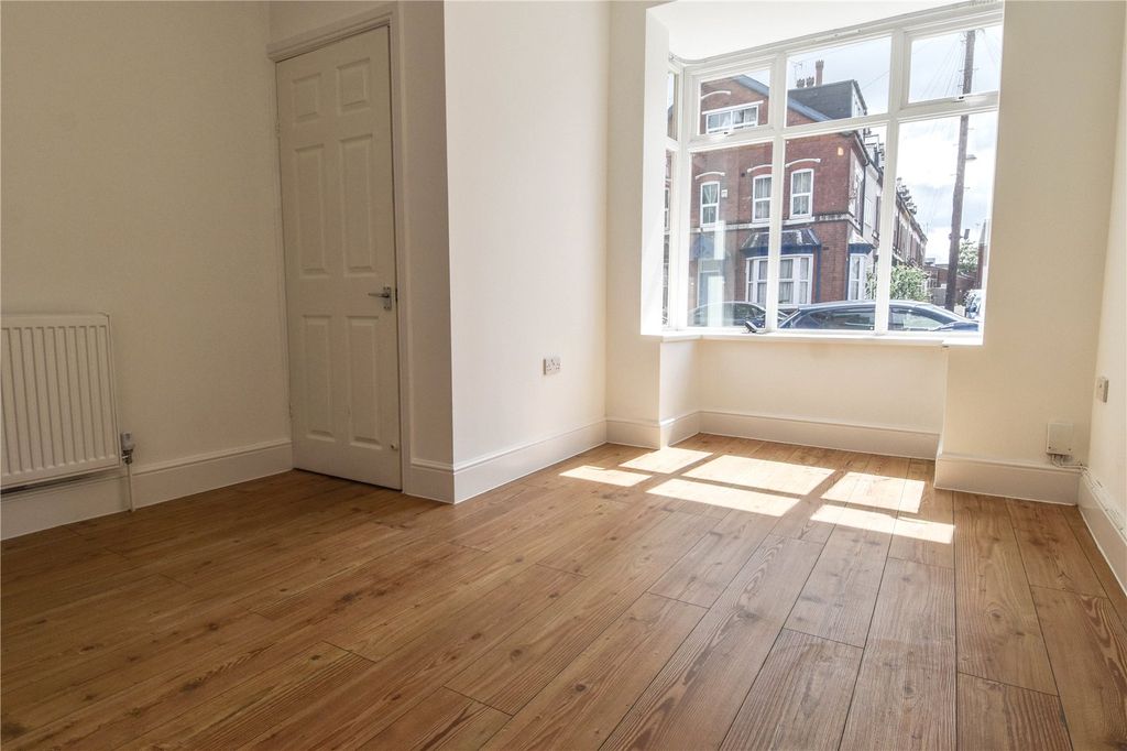 Property photo 3 of 13 Picture No. 11