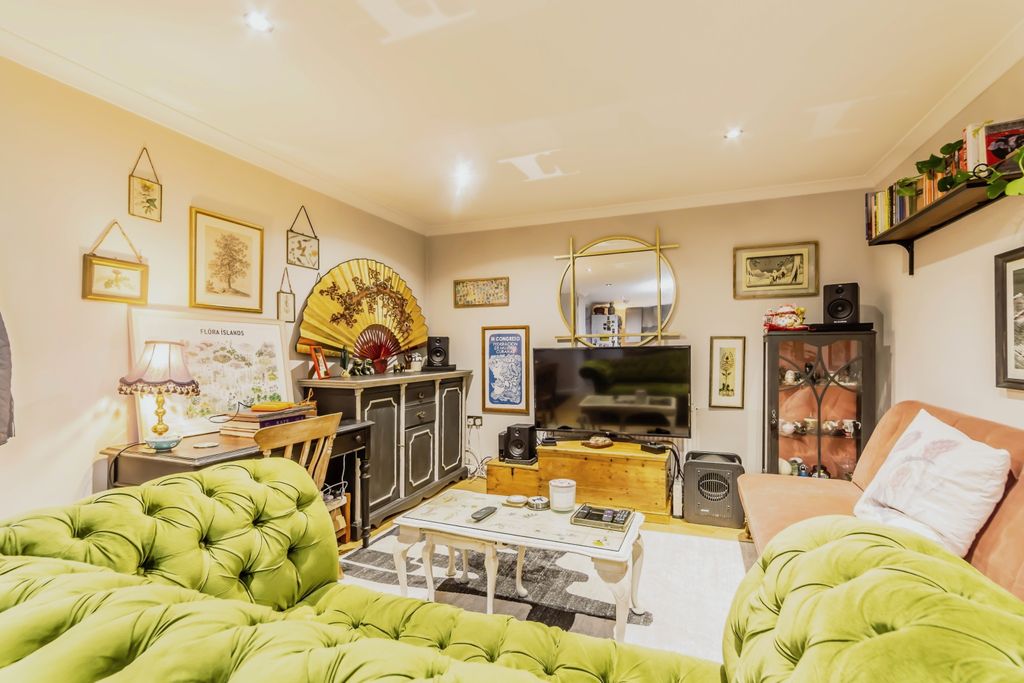 Property photo 1 of 14 Reception Room