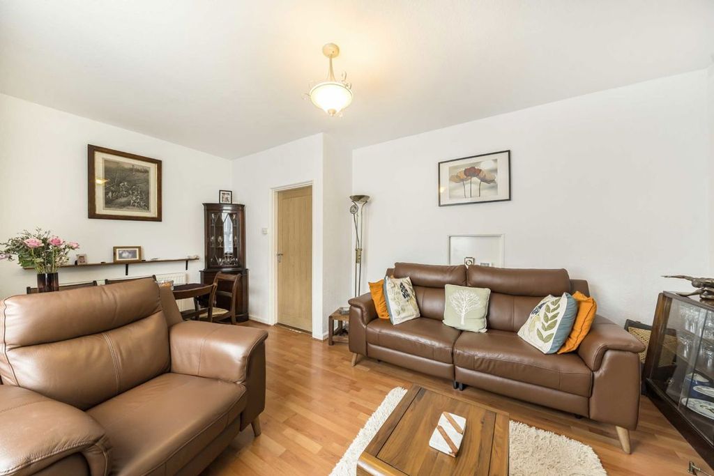 Property photo 3 of 7