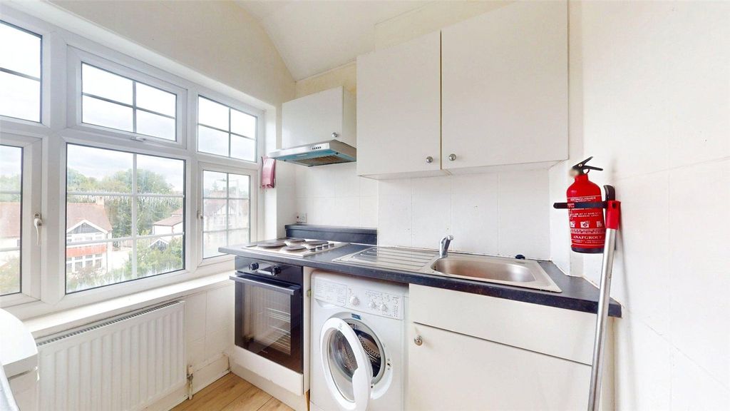 Property photo 3 of 6 Kitchen