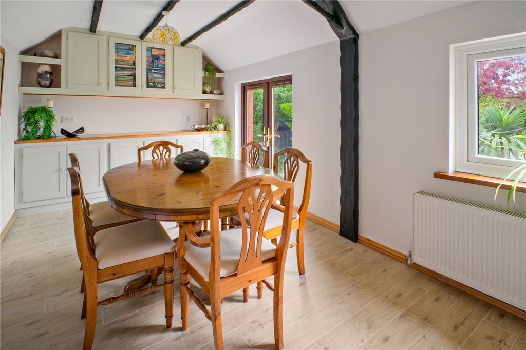 Property photo 2 of 34 Picture No. 39