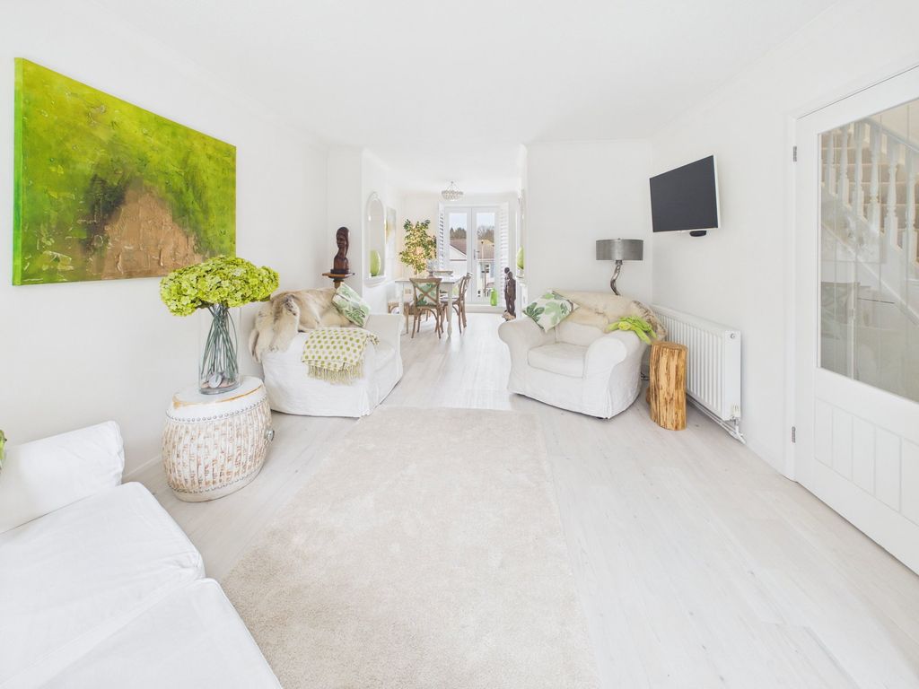 Property photo 2 of 28