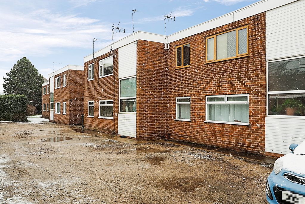 Property photo 1 of 14 Exterior / Parking