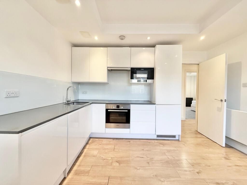 Property photo 3 of 11 3