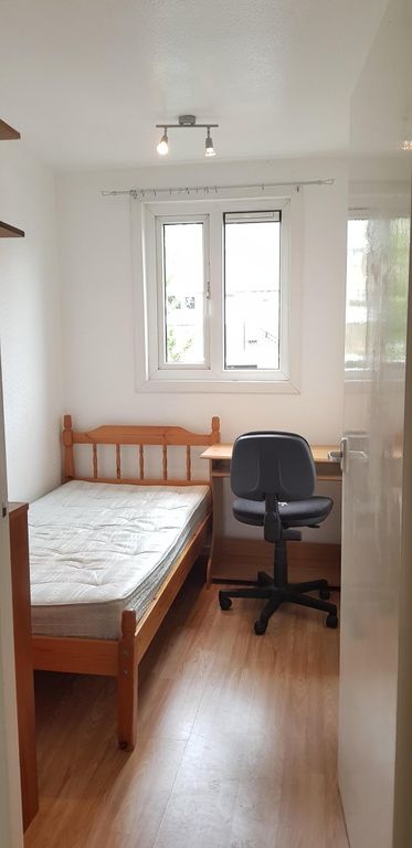 Property photo 3 of 10 Bedroom