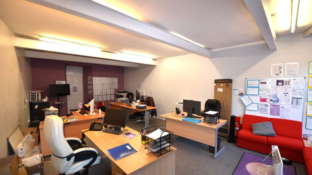 Property photo 3 of 8 Allied-Surveyors-Scotland-134-North-High-Street-Mu