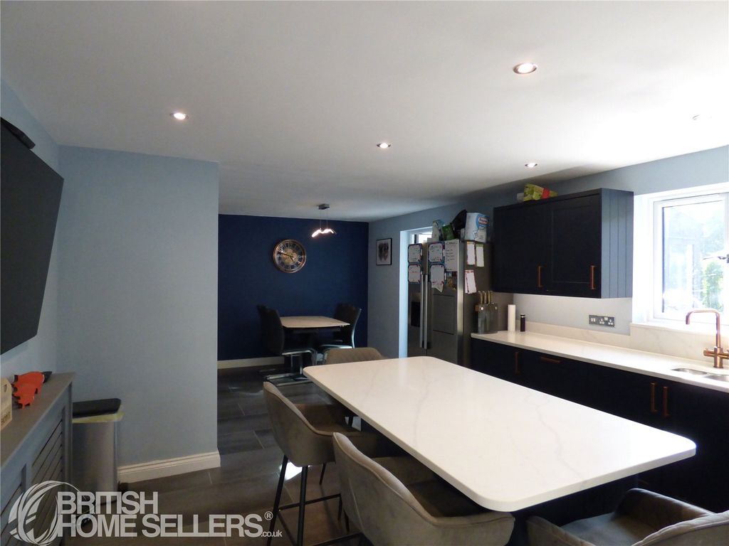 Property photo 3 of 33 Picture No. 26