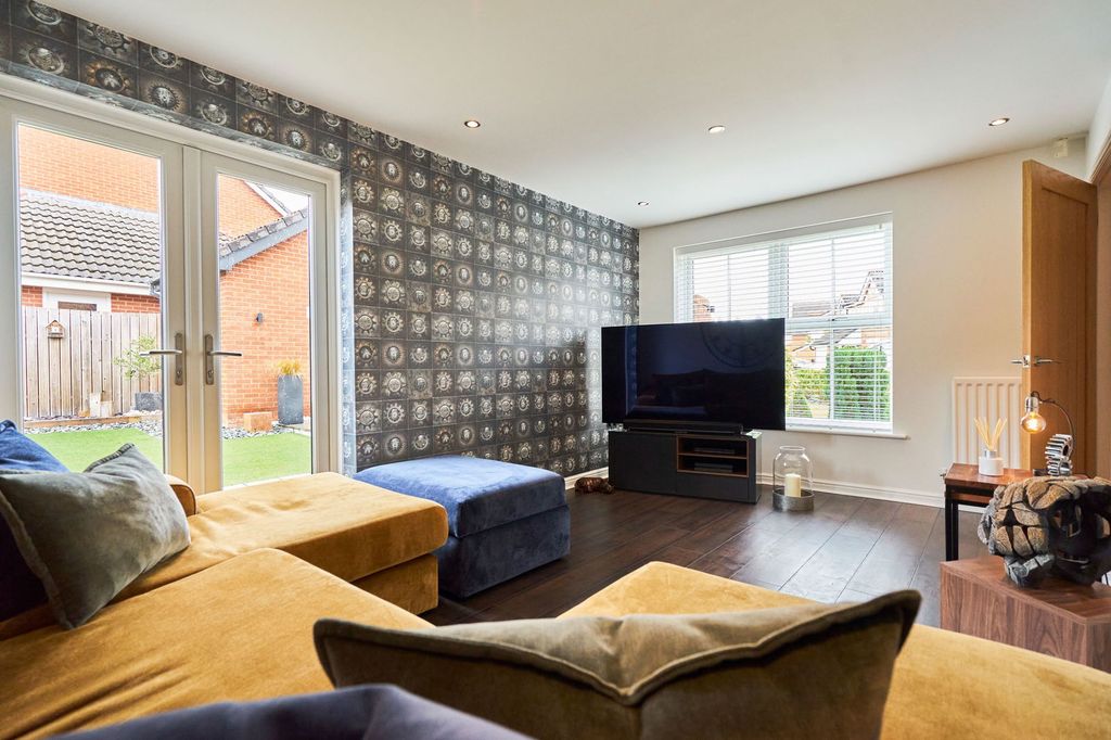 Property photo 2 of 48