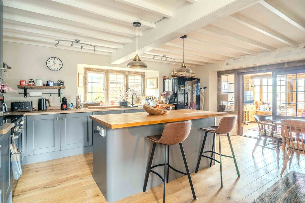 Property photo 2 of 15 Picture No. 23