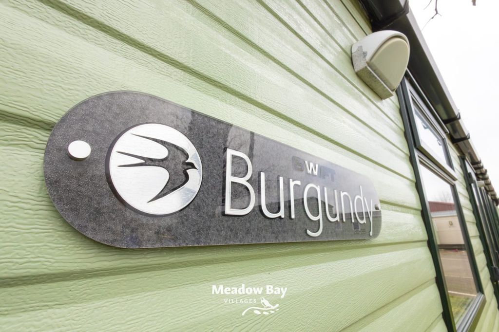 Property photo 3 of 15 2009 Burgundy 35x12 3B Billing 18.Jpg