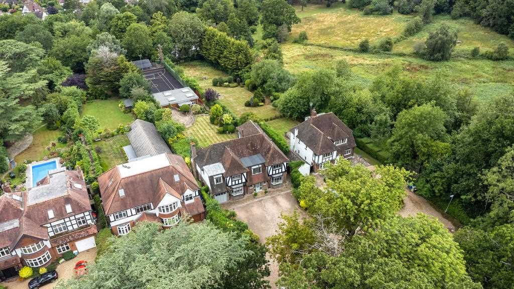Property photo 2 of 24