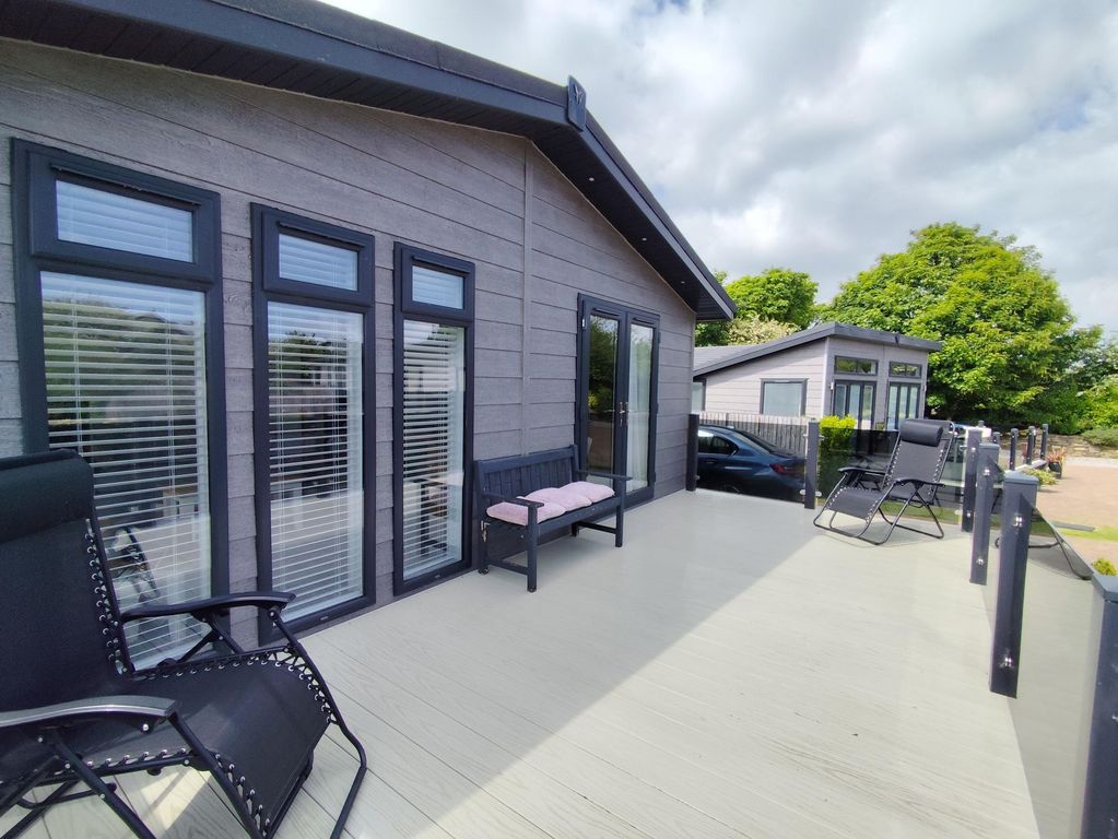 Property photo 2 of 19 External
