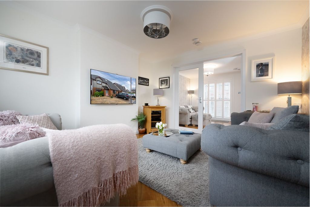 Property photo 2 of 31