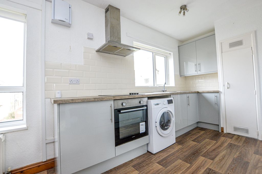 Property photo 2 of 10 1-Dsc_1406