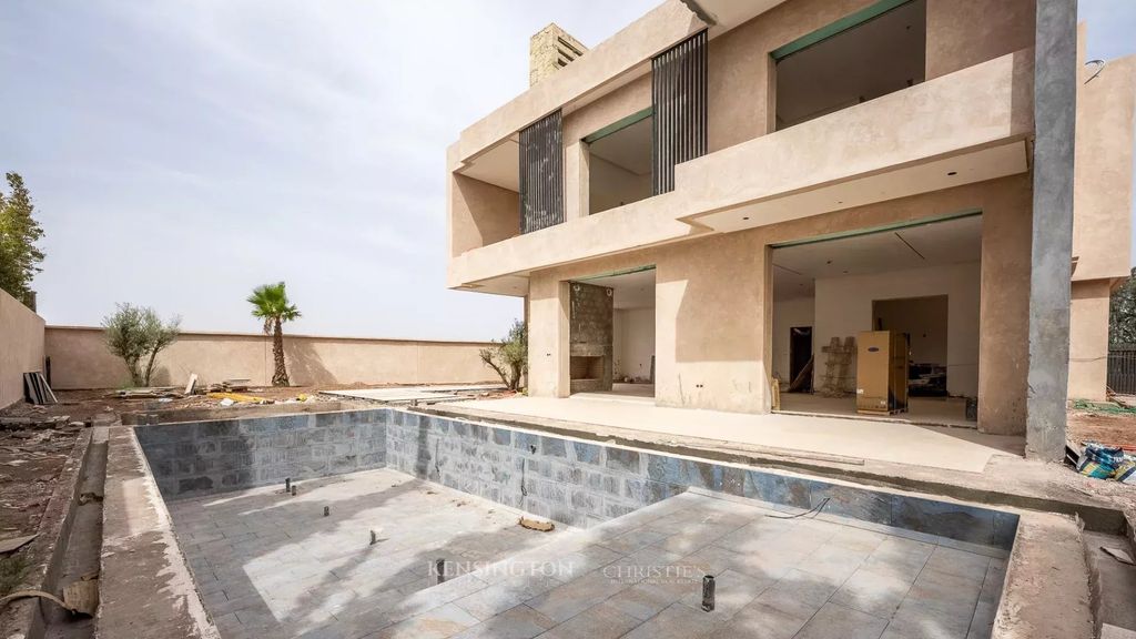 Property photo 2 of 18