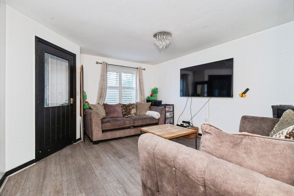 Property photo 3 of 13 Pbox-Img.Jpg