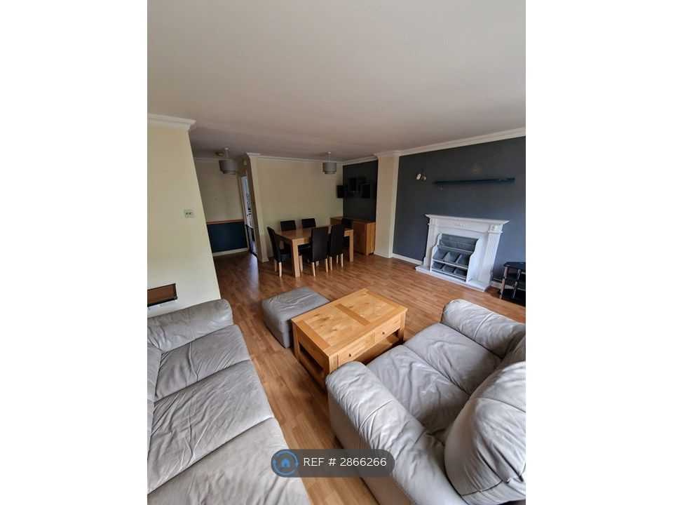 Property photo 2 of 16 Lounge Diner