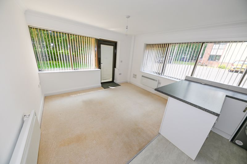 Property photo 3 of 10 Photo 5