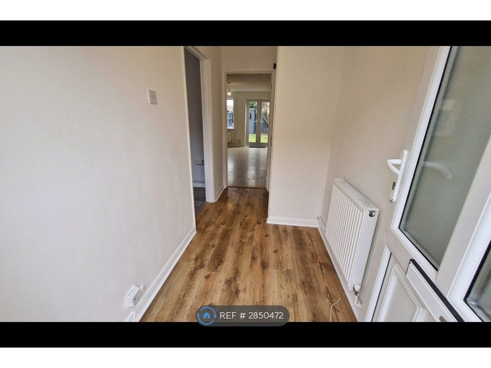 Property photo 2 of 10 Hallway Entrance