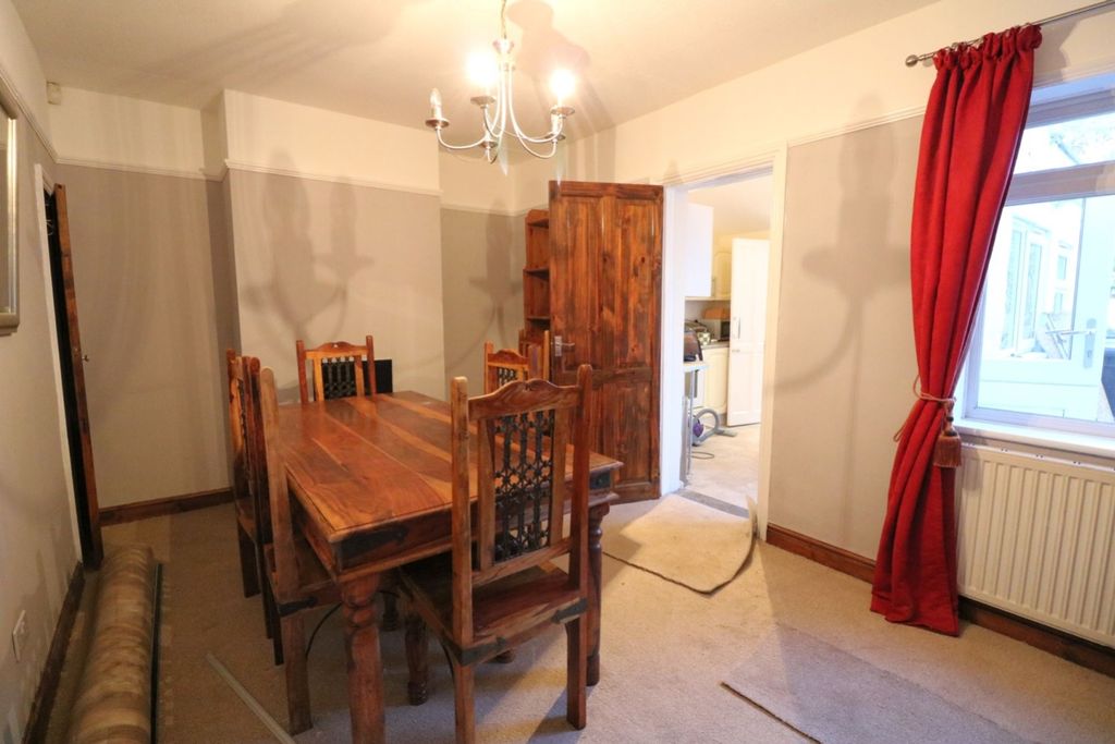 Property photo 3 of 8 Dining