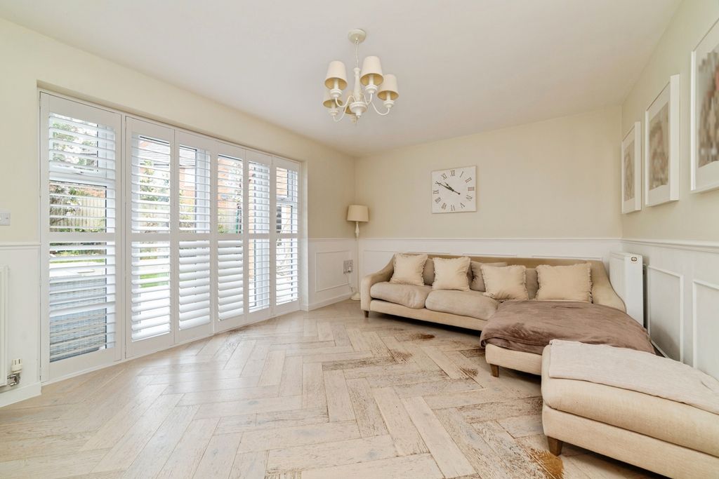 Property photo 2 of 19 Pbox-Img.Jpg