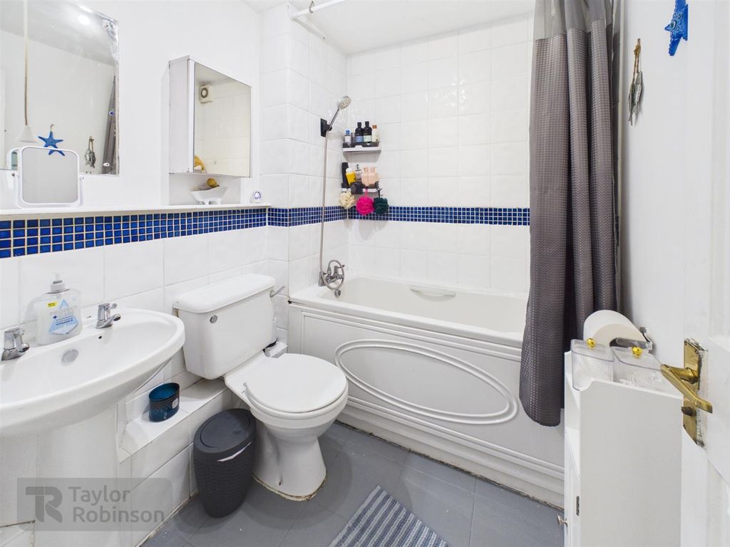 Property photo 3 of 9 Cam02600G0-Pr0764-Still002.Jpg