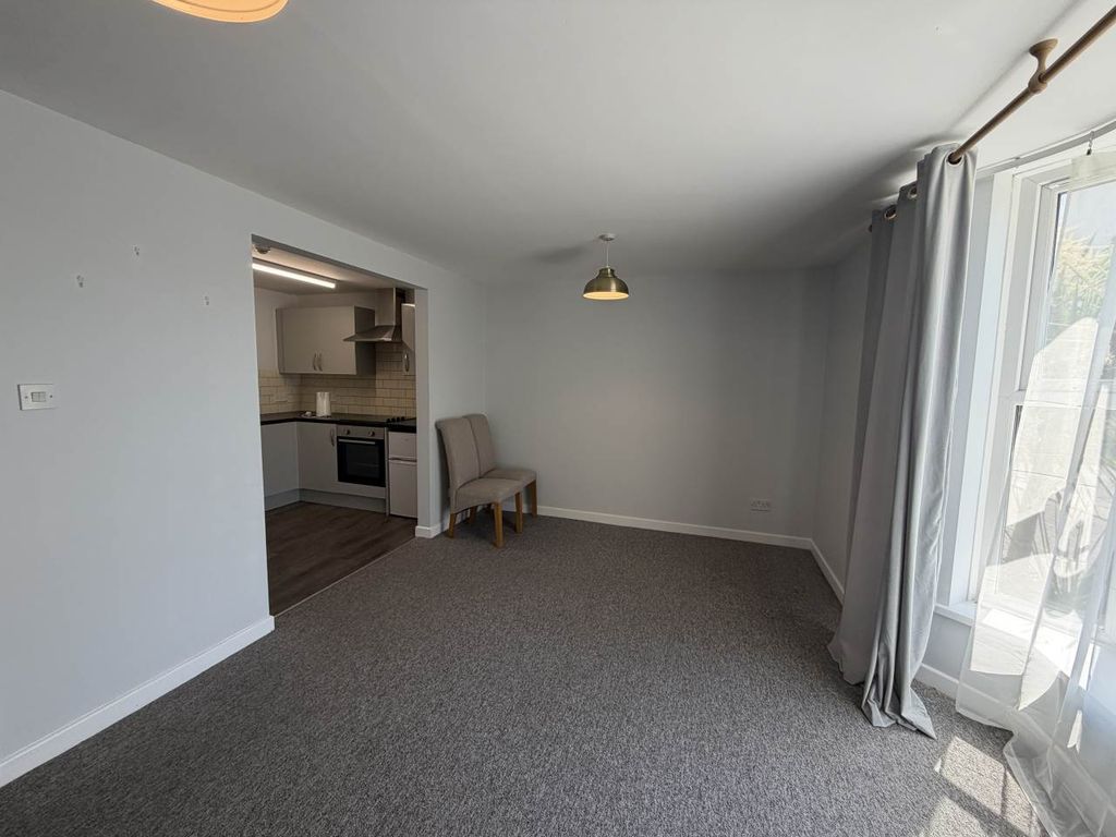 Property photo 3 of 6 Living Area