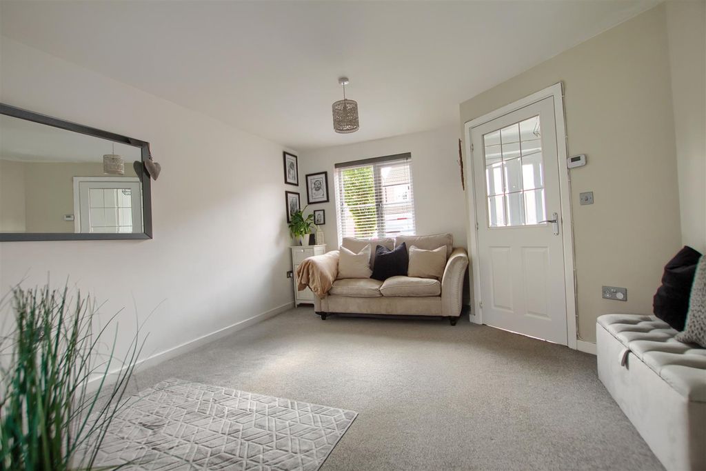 Property photo 2 of 13 cd8.Jpg