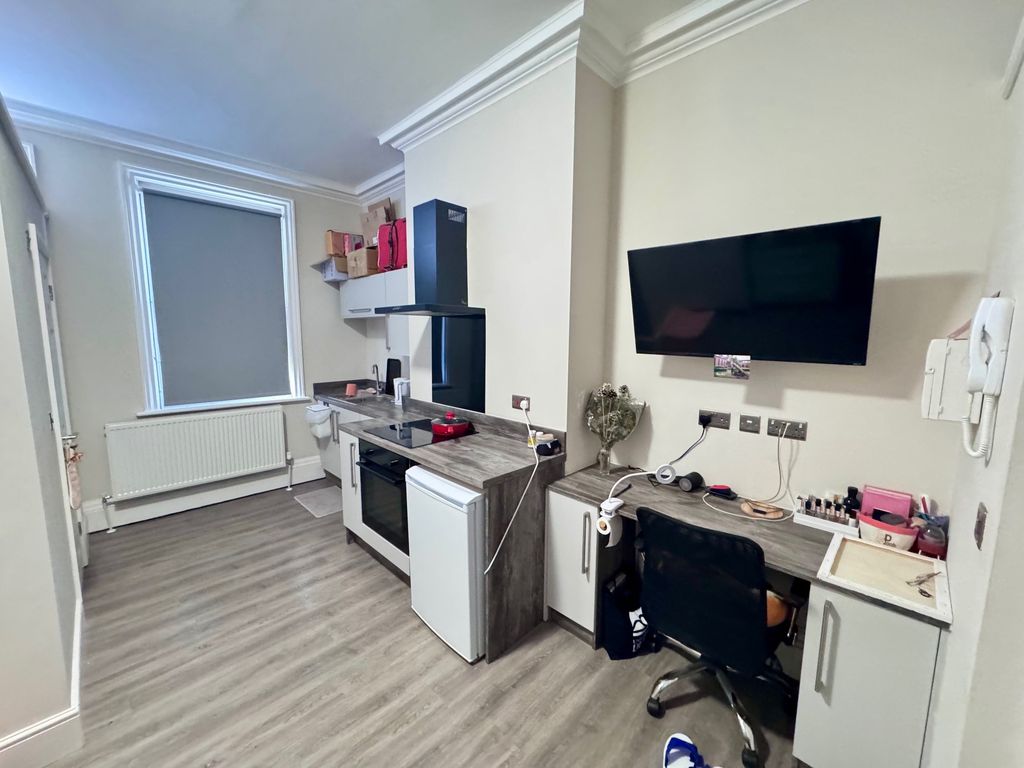 Property photo 2 of 3