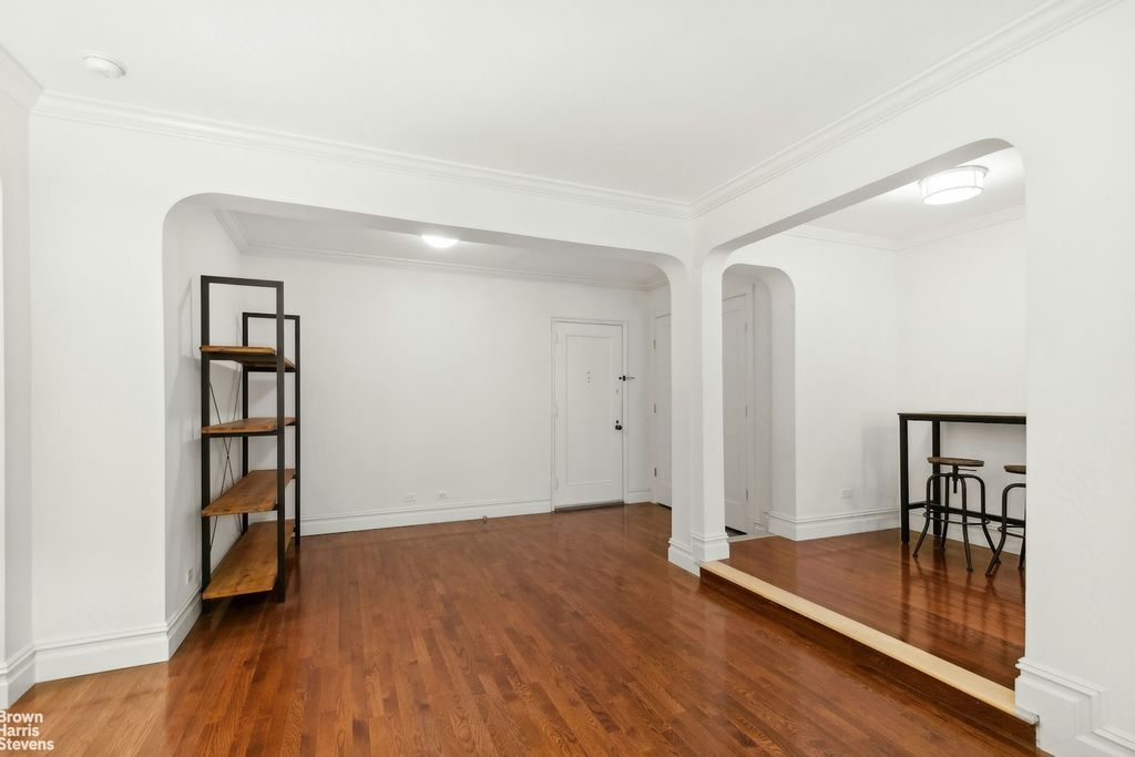 Property photo 3 of 12 <Alttext/>