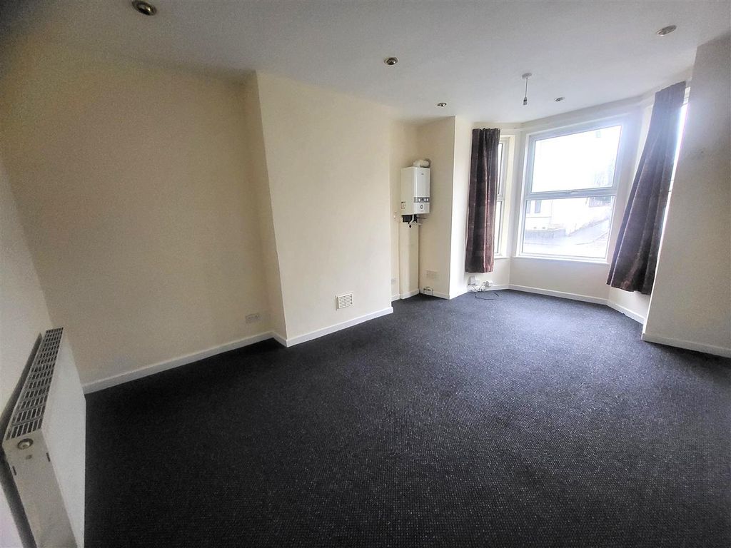 Property photo 3 of 9 Sitting Room Pic 2