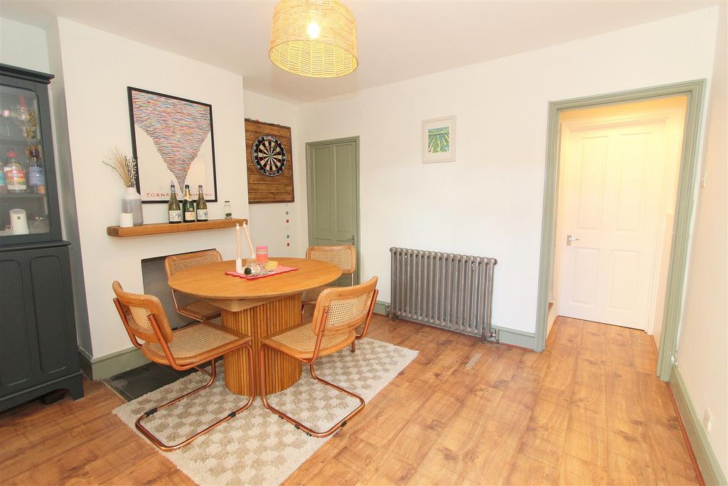 Property photo 3 of 15 Din B.Jpg