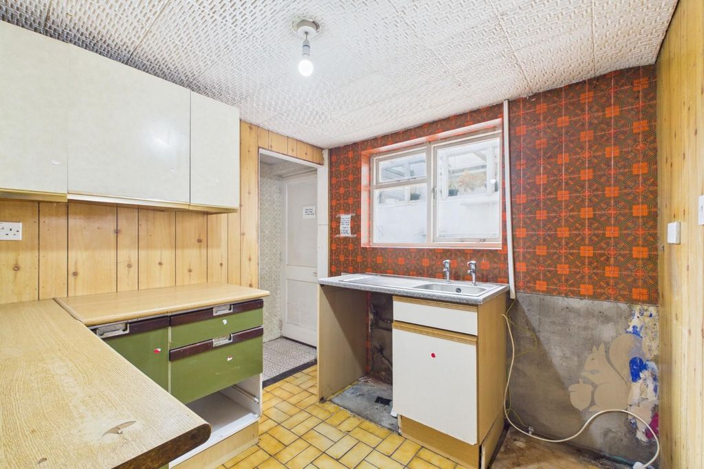 Property photo 3 of 19 Cam01659G0-Pr0589-Still007.Jpg