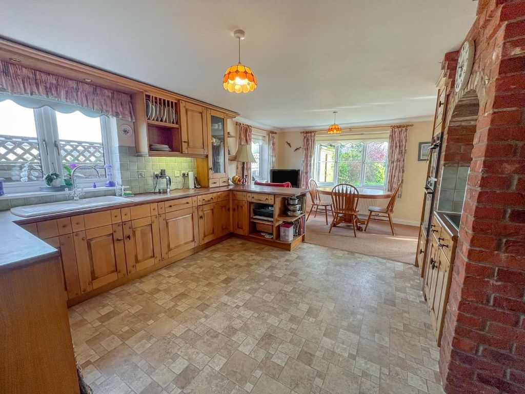 Property photo 3 of 21 Tlc_0A10A5Bf-25c4-4Bb2-A99F-B0F402B9Dd9d_5F6Ef9c.J