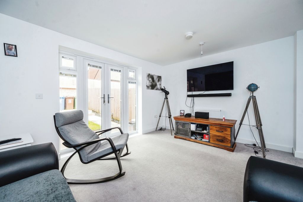 Property photo 3 of 17 Photography